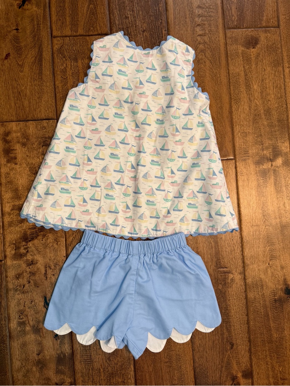 Hannah Kate Girls Sailboat Print Two-Piece set size 4